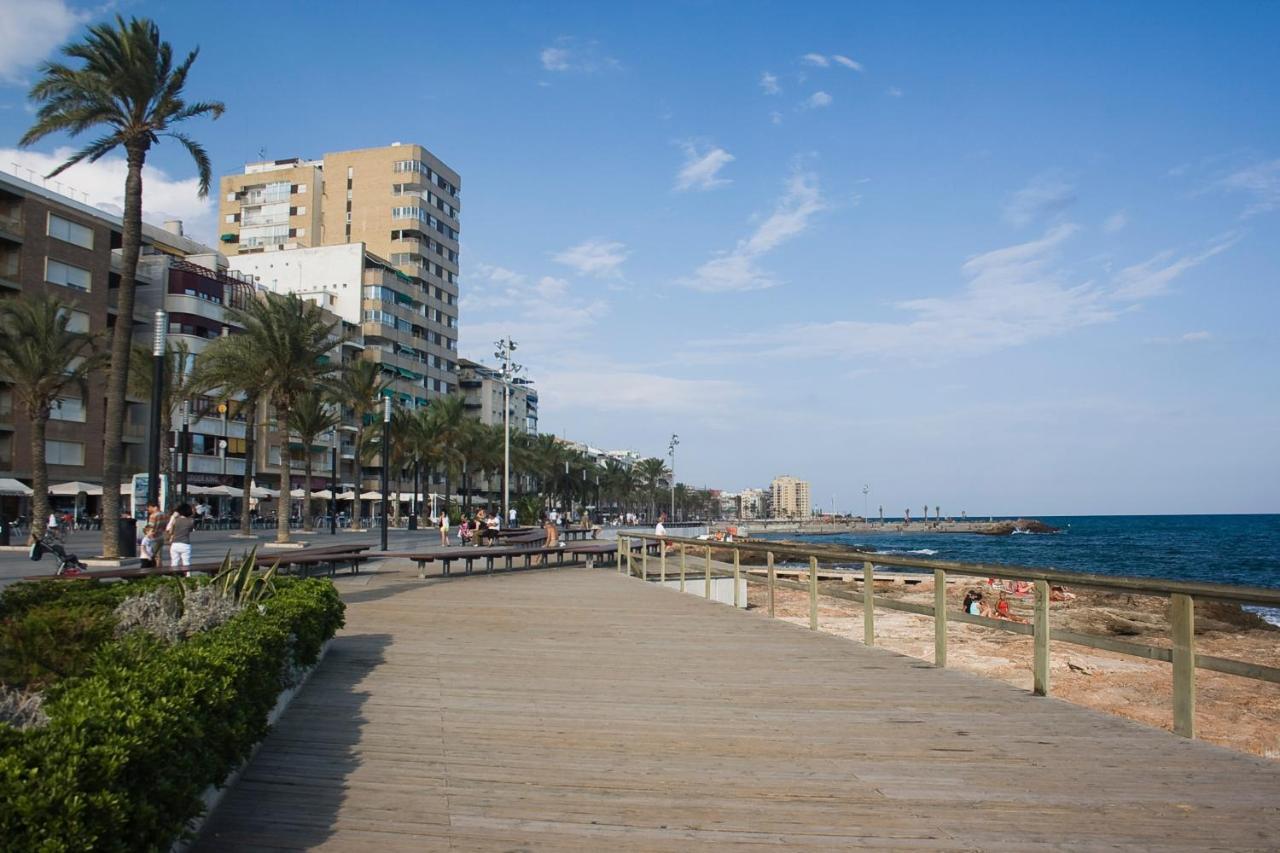Homely Apartments Calle Apolo Torrevieja Buitenkant foto